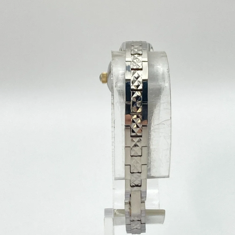 Vintage Sharp Womens Watch Silver Tone 18mm Oval Textured Band New Battery 6.25
